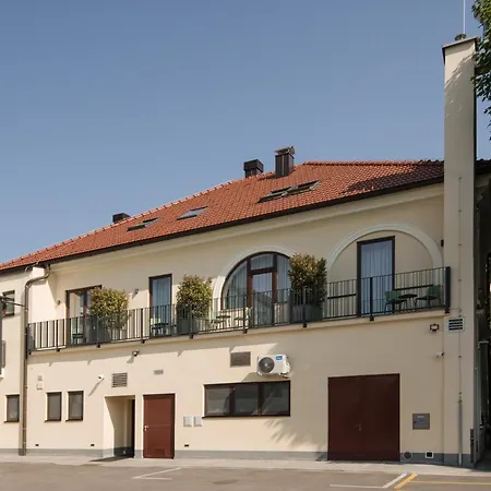 Pod Vrbo 3* Ljubljana