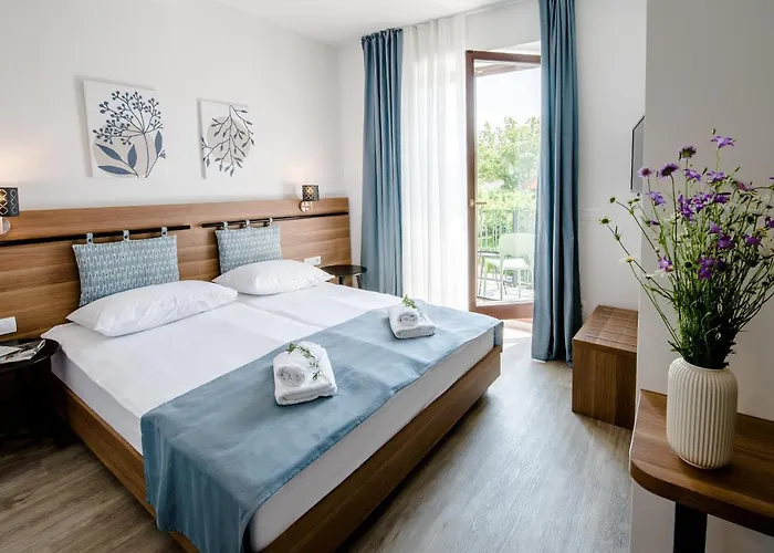 فندق مبيت وإفطار Pod Vrbo 3*